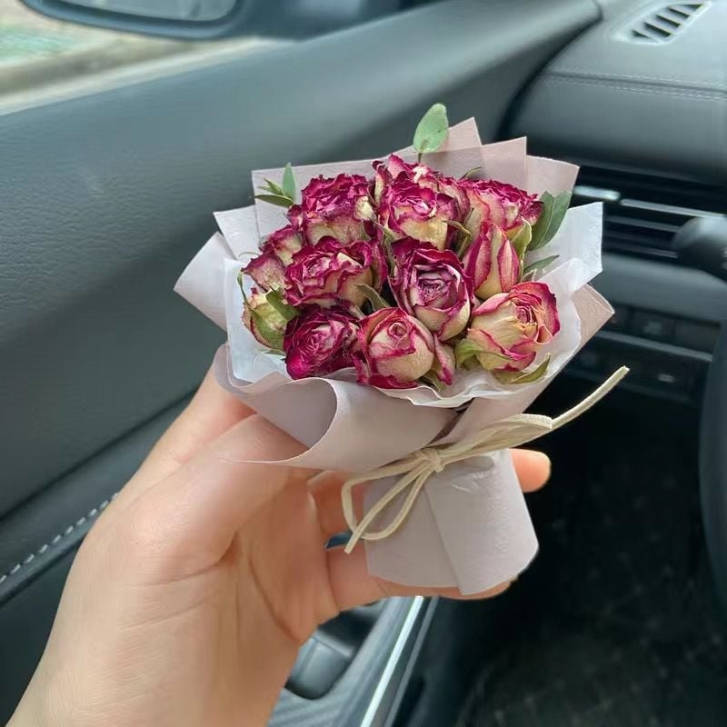 Automobiļa gaisa ventilācijas aromaterapijas dekors ar kaltētiem ziediem – mini kaltēto ziedu pušķis, krāsots, paredzēts maisiņam