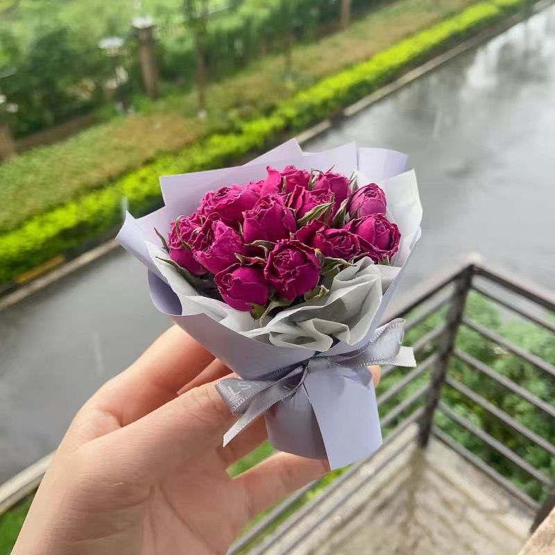 Automobiļa gaisa ventilācijas aromaterapijas dekors ar kaltētiem ziediem – mini kaltēto ziedu pušķis, krāsots, paredzēts maisiņam