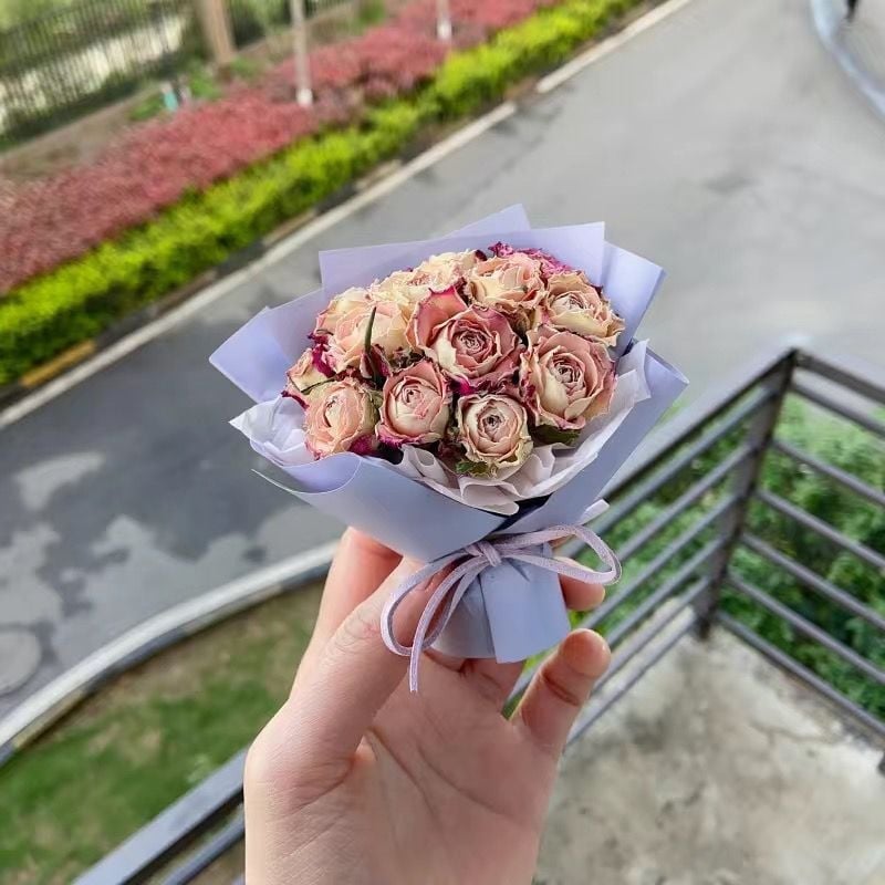 Automobiļa gaisa ventilācijas aromaterapijas dekors ar kaltētiem ziediem – mini kaltēto ziedu pušķis, krāsots, paredzēts maisiņam