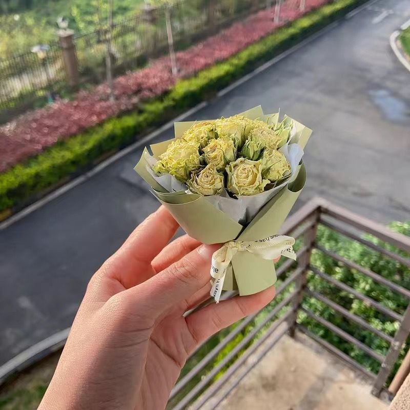 Automobiļa gaisa ventilācijas aromaterapijas dekors ar kaltētiem ziediem – mini kaltēto ziedu pušķis, krāsots, paredzēts maisiņam