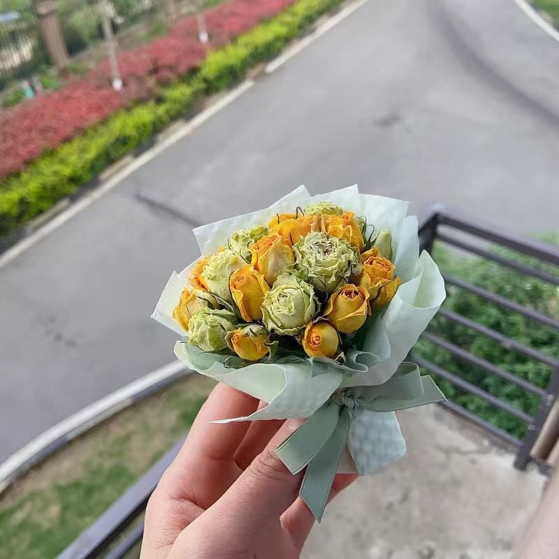 Automobiļa gaisa ventilācijas aromaterapijas dekors ar kaltētiem ziediem – mini kaltēto ziedu pušķis, krāsots, paredzēts maisiņam