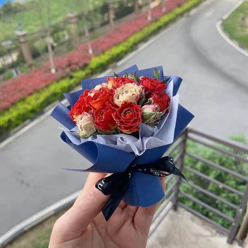 Automobiļa gaisa ventilācijas aromaterapijas dekors ar kaltētiem ziediem – mini kaltēto ziedu pušķis, krāsots, paredzēts maisiņam