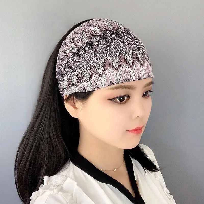 Naiste peavöö – minimalistlik stiil, ruuduline kangas, peavõru