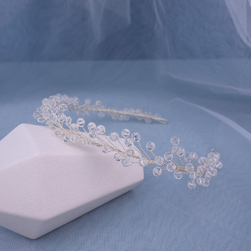 Kristallidega juukseband pehme kettiga, laineline stiil — pruudile juuksehääldus