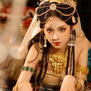 Eksotiline otsmiku juukselint geomeetrilise kujundusega, sõltumatu pakendiga, sobiv reisimälestuseks – peakaunistus