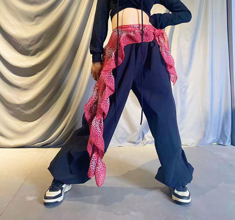 Vidukļa ķēde džeza dejām ar pūdelēm un viļņotu malu (Materiāls: Audums • Unisex • Pieaugušie • Visas sezonas • Izlaidums: 2024 rudens)