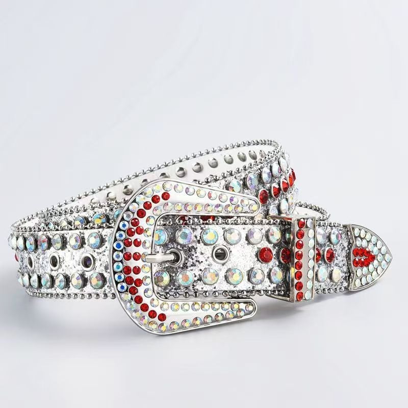Kõrgekvaliteediline PU naistevöö, sulamist bucklega, adatu tüüpi kinnitusega, kaunistatud helmeste ja rhinestones'iga; stiilne igapäevane kasutus