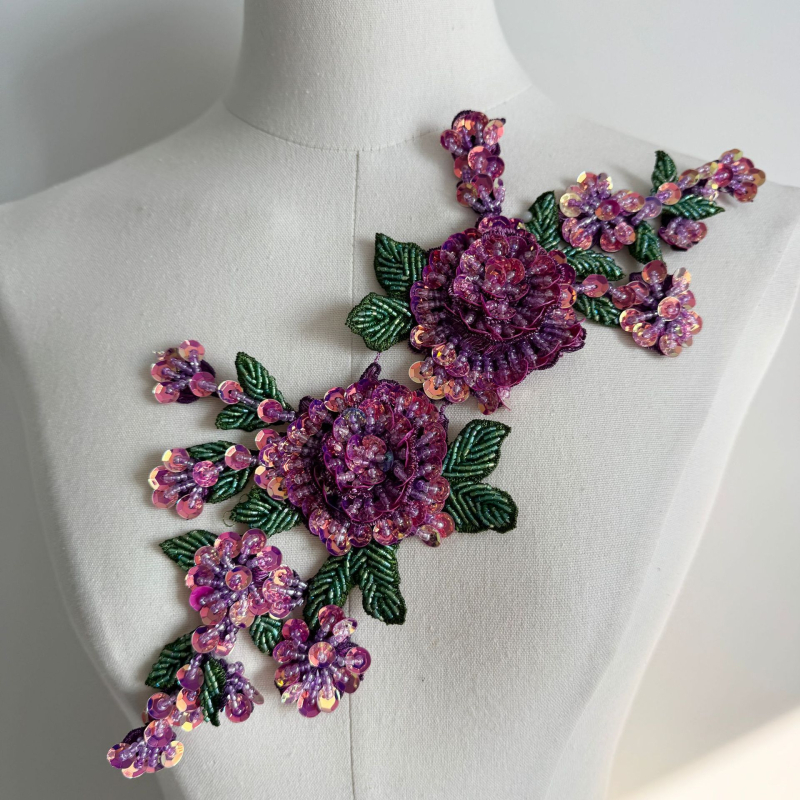 3D rankų siuvinėta gėlės pleistras drabužiams ir džinsams | medžiaga: stiklo brangakmeniai + poliesteris | tinka moterų drabužiams, galvos apdailai, suknelėms | A83