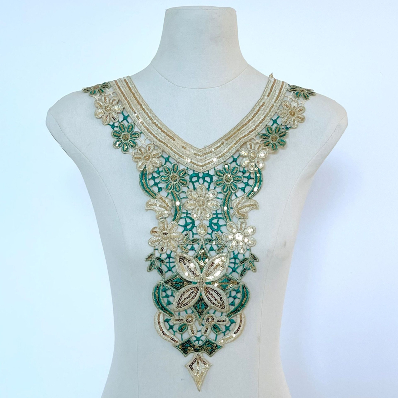 Sequins daugių spalvų kaklo žiedas su vandens tirpstančia nėrinių – Medžiaga: poliesteris; Vandens tirpstanti nėrinių; Tinka apatiniams, pižamoms, moterų drabužiams, galvos aksesuarams, namų tekstilei