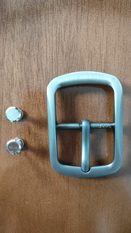 Sakausējuma sprādze jostai ar adatu vīriešiem – jostas un bikses piederumi