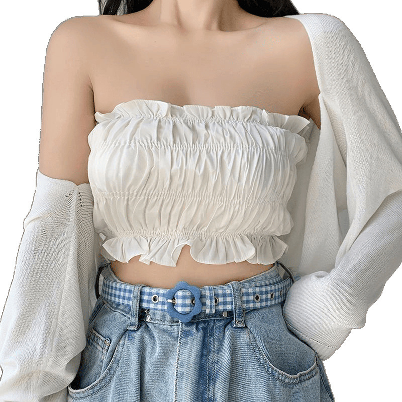 Sieviešu vasaras džinsa bikses ar ziedu rakstu un plānu dekoratīvo jostu — mūsdienīgs minimālisma stils brīvā laika ceļojumiem