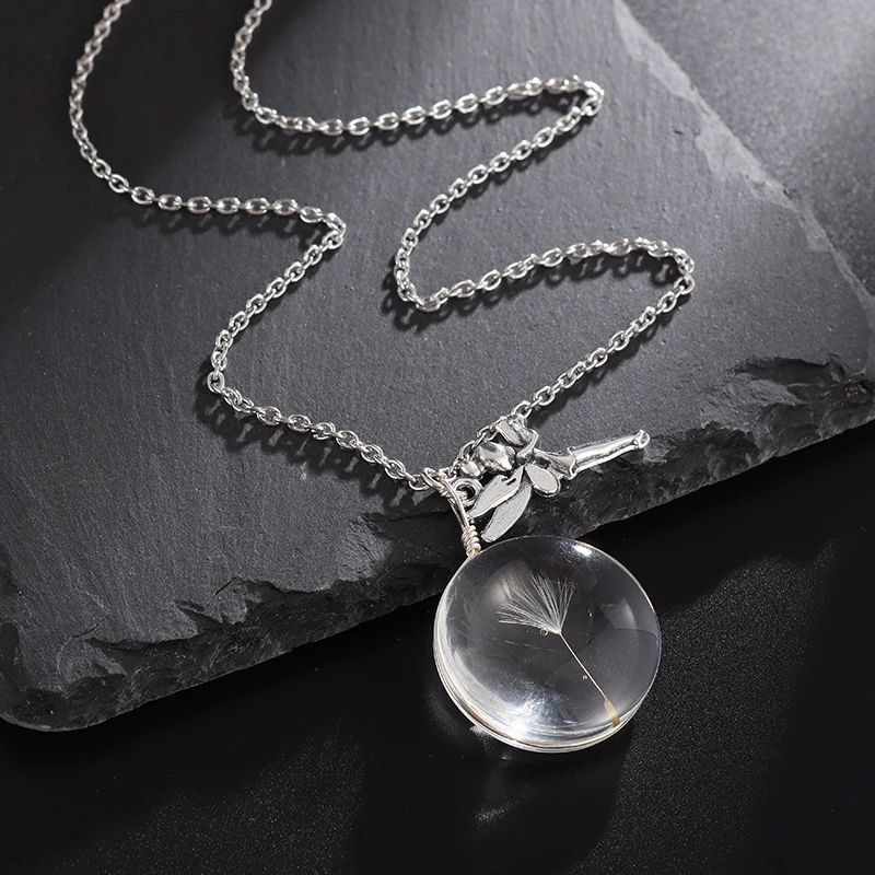 Kaklarota ar ovālu kulonu ziedu motīvā, mākslīgais kristāls, kulons no sakausējuma, elektroplātēts pārklājums, parasts ķēde, universāla