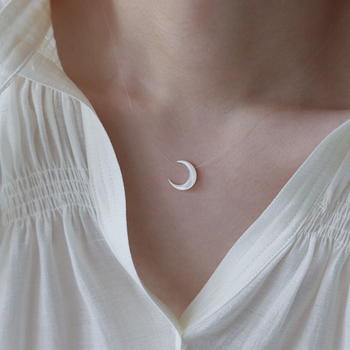 Vienkārša dabīgā čaumalas kaklarota ar mēness formas piekari, roku darbs, regulāra ķēde, apkārtmērs 21-50 cm