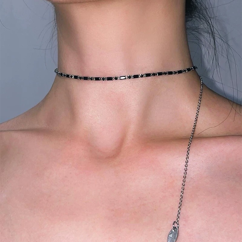 Vienkārša dabīgā čaumalas kaklarota ar mēness formas piekari, roku darbs, regulāra ķēde, apkārtmērs 21-50 cm