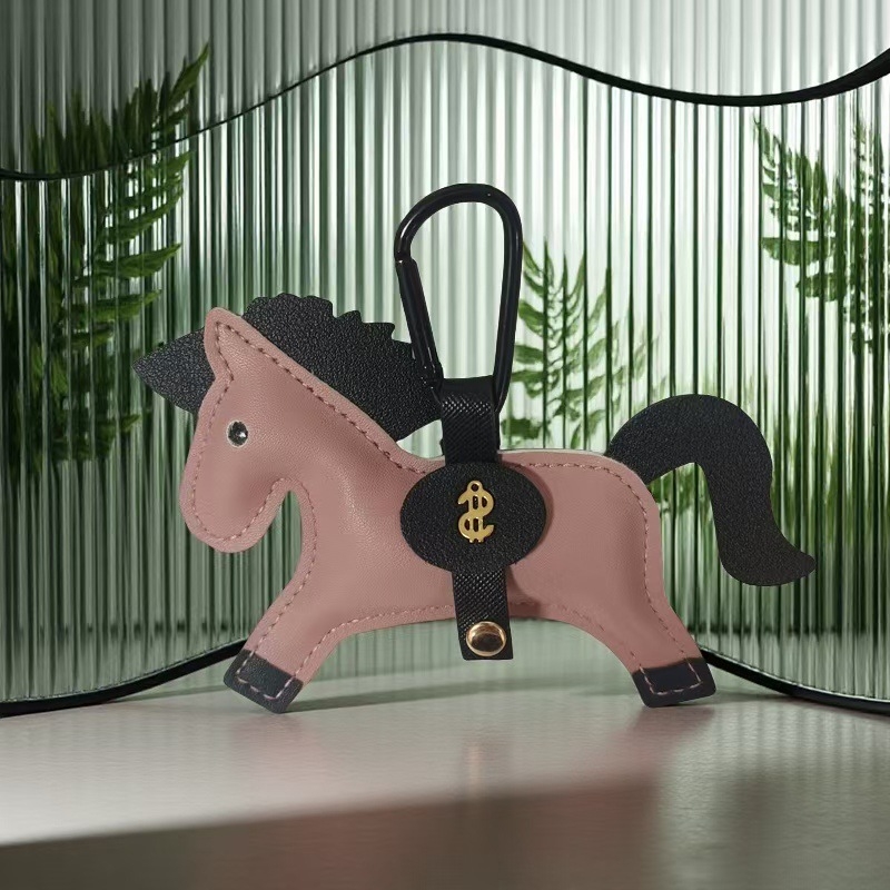 Odinis raktų pakabukas su karikatūrine detale – atskirai įpakuotas; tinkamas dovanai (atskirai įpakuotas; oda; karikatūrų stilius)