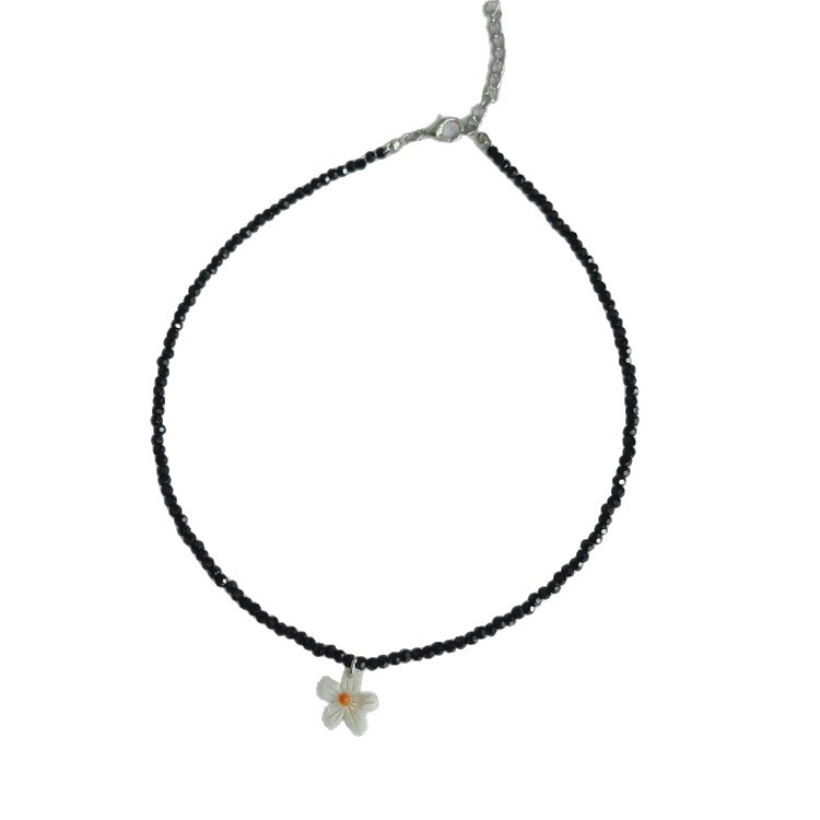 Gyöngyös kulcscsont köré fűzött nyaklánc, szívmedállal, kagylóbevonattal, kézzel készített, Instagram-stílus