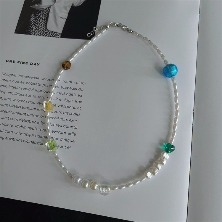 Gyöngyös kulcscsont köré fűzött nyaklánc, szívmedállal, kagylóbevonattal, kézzel készített, Instagram-stílus