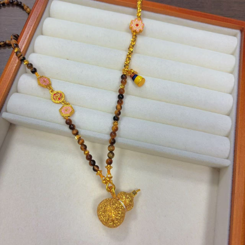 Kaklarota ar metāla kulonu, zelta pārklājums, parasta ķēde, viduslaiku retro stils