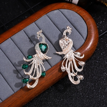 Broš paun motiva, legura, marka Yusheng, elektroplirano, klasičan i svestran stil