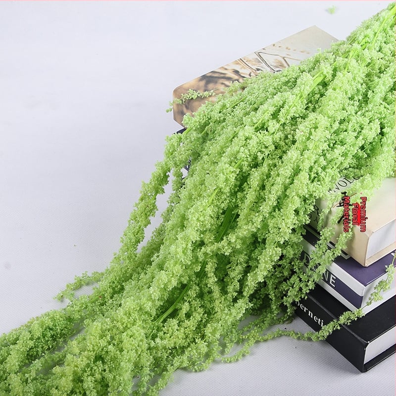 Seinamaa riputatav koosseis kuivatatud ja igaveste lilledega – Meng kang bränd; materjalid: kuivatatud lilled, igavene lill; sortiment: 23368453394; käsitöö/kood: 36863768123; pakend: Opp bouquet bag