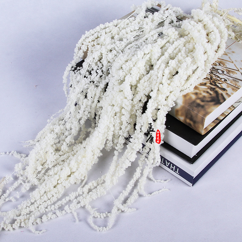 Seinamaa riputatav koosseis kuivatatud ja igaveste lilledega – Meng kang bränd; materjalid: kuivatatud lilled, igavene lill; sortiment: 23368453394; käsitöö/kood: 36863768123; pakend: Opp bouquet bag