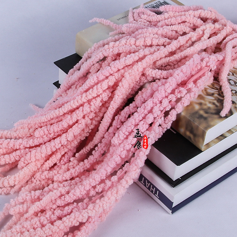 Seinamaa riputatav koosseis kuivatatud ja igaveste lilledega – Meng kang bränd; materjalid: kuivatatud lilled, igavene lill; sortiment: 23368453394; käsitöö/kood: 36863768123; pakend: Opp bouquet bag