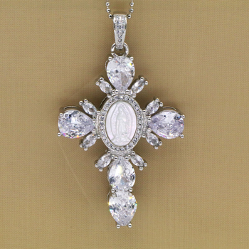 Varš kaklaskarte ar lodīšu ķēdi, pavadziņš ar sajauktajiem akmeņiem iegravējumā, ģeometrisks dizains, sievietēm