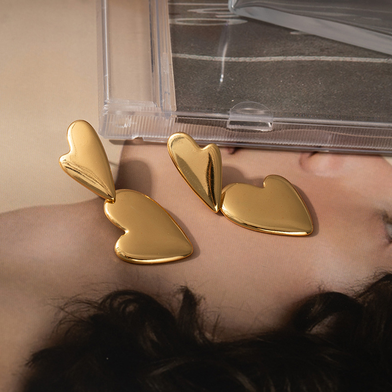 Sieviešu auskari no titāna tērauda, ģeometriski motīvi: rombs un zvaigzne, elektroplatēšana, Titanium Yue zīmols