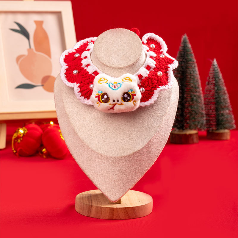 Kaķu un suņu adījuma kaklasaite — karikatūras raksts, Materiāls: zīda zieds, Universāla izmantošana, Svars 100 g, Ziemassvētku dizains