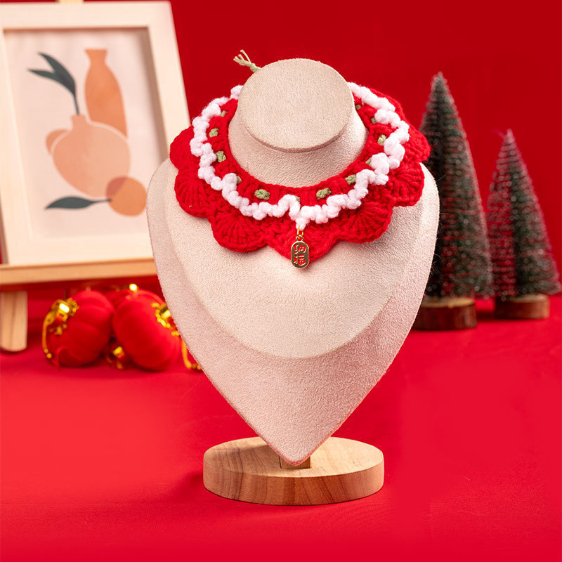 Kaķu un suņu adījuma kaklasaite — karikatūras raksts, Materiāls: zīda zieds, Universāla izmantošana, Svars 100 g, Ziemassvētku dizains