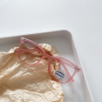 Dječje sunčane naočale s kvadratnim okvirom, UV380 zaštita, leće i okvir od smole, prijenos svjetla kategorije 2