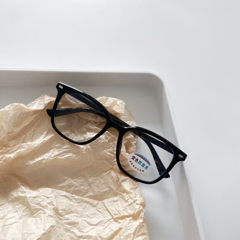 Dječje sunčane naočale s kvadratnim okvirom, UV380 zaštita, leće i okvir od smole, prijenos svjetla kategorije 2