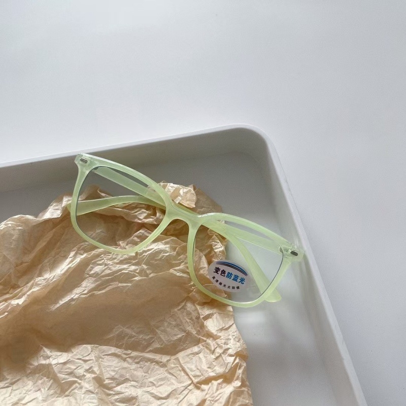 Dječje sunčane naočale s kvadratnim okvirom, UV380 zaštita, leće i okvir od smole, prijenos svjetla kategorije 2