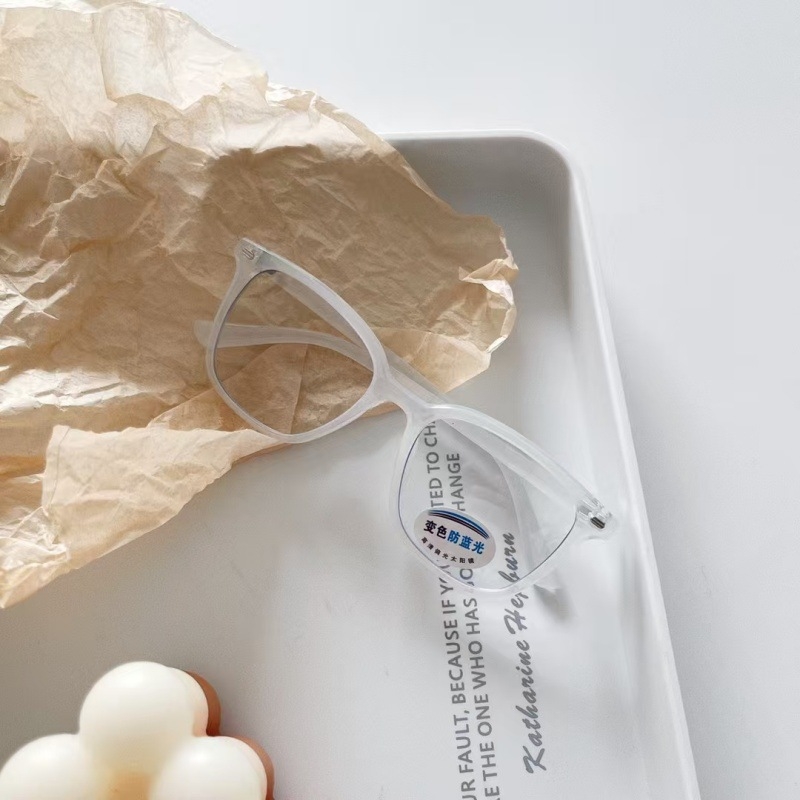 Dječje sunčane naočale s kvadratnim okvirom, UV380 zaštita, leće i okvir od smole, prijenos svjetla kategorije 2