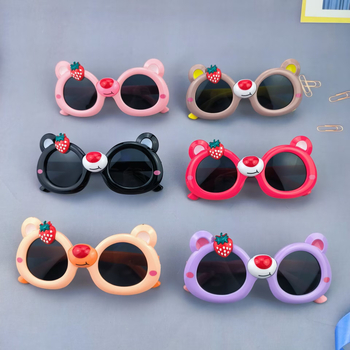 Gyerek napszemüveg Strawberry Bear Cartoon - UV380, teljes PC keret, poligon forma