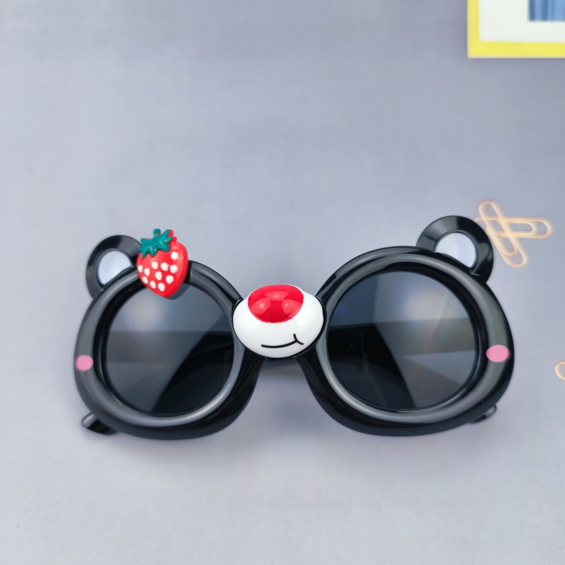 Gyerek napszemüveg Strawberry Bear Cartoon - UV380, teljes PC keret, poligon forma