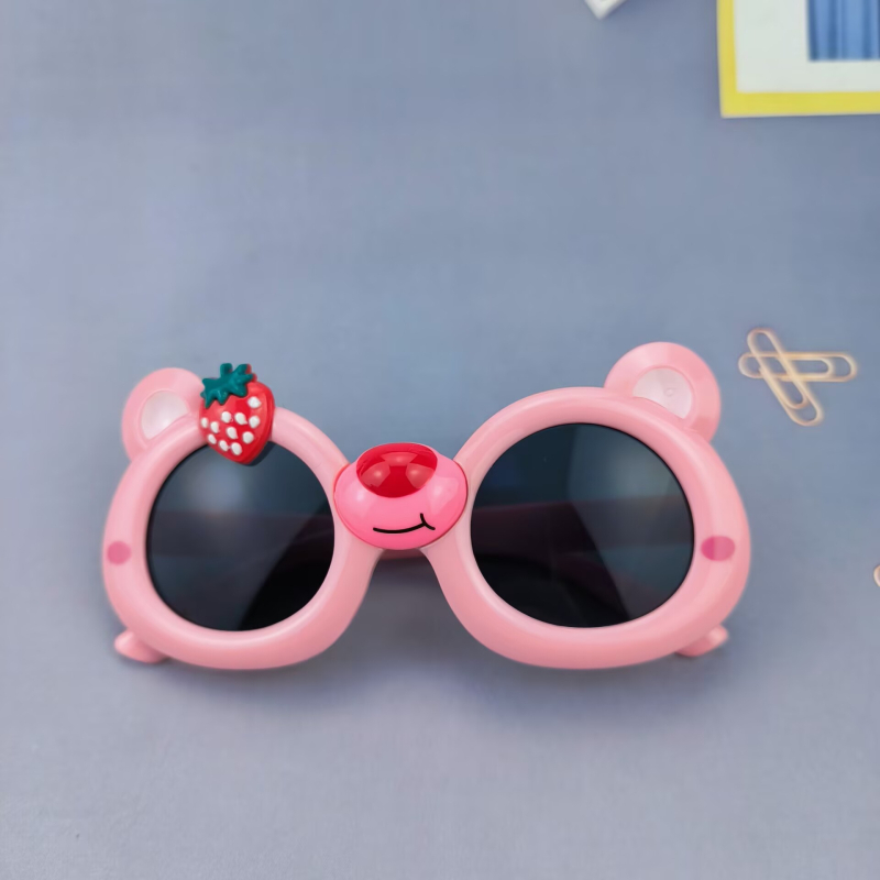Gyerek napszemüveg Strawberry Bear Cartoon - UV380, teljes PC keret, poligon forma