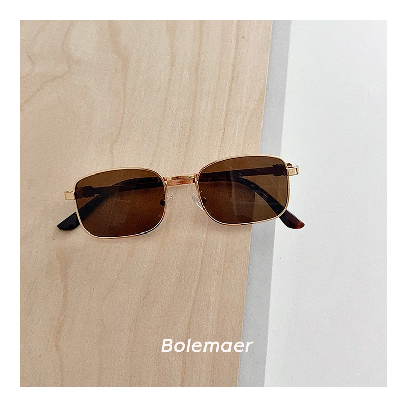 Dječje sunčane naočale: korejski retro kvadratni metalni okvir, u punom okviru, plastične leće, UV zaštita kategorija 2, ljeto 2025
