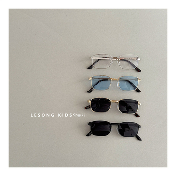 Dječje sunčane naočale – kvadratni okvir, plastične leće, UV380 zaštita, plastični okvir, zaštita od sunca kategorija 2