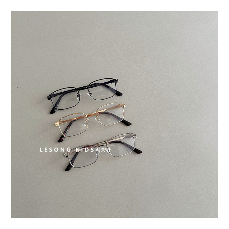 Dječje sunčane naočale – kvadratni okvir, plastične leće, UV380 zaštita, plastični okvir, zaštita od sunca kategorija 2