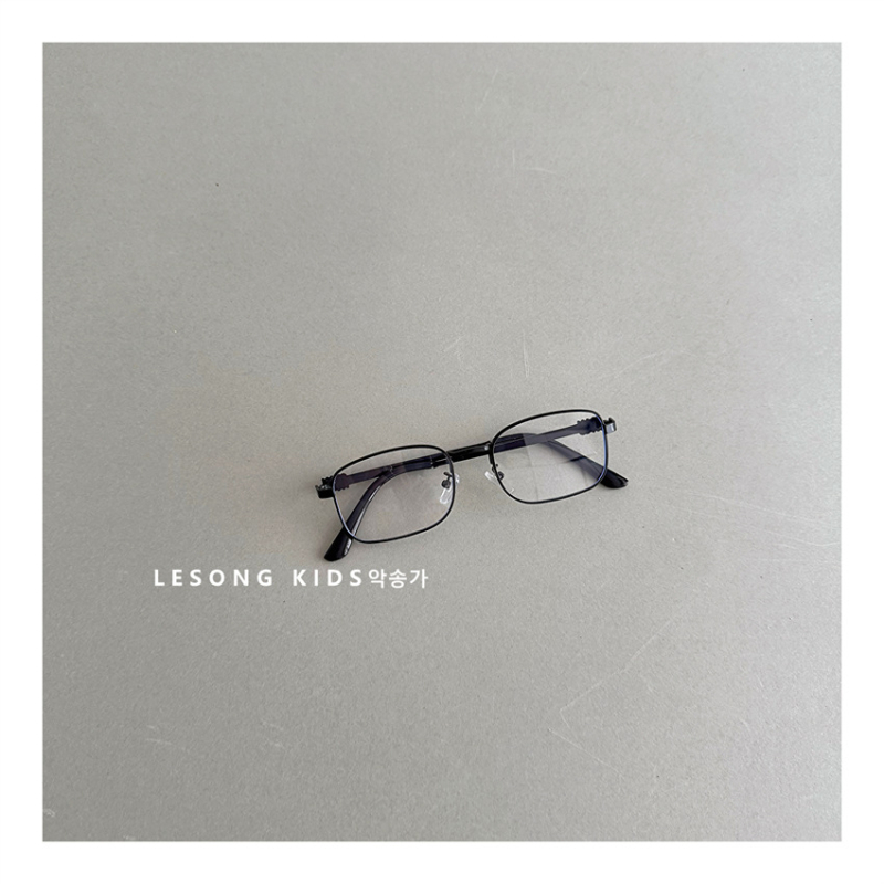 Dječje sunčane naočale – kvadratni okvir, plastične leće, UV380 zaštita, plastični okvir, zaštita od sunca kategorija 2