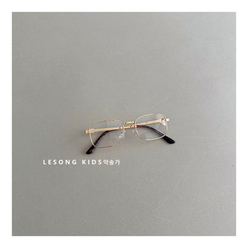 Dječje sunčane naočale – kvadratni okvir, plastične leće, UV380 zaštita, plastični okvir, zaštita od sunca kategorija 2