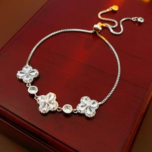 Геометрична медна гривна със цирконова инкрустиране за жени — минималистичен лукс, ежедневен стил