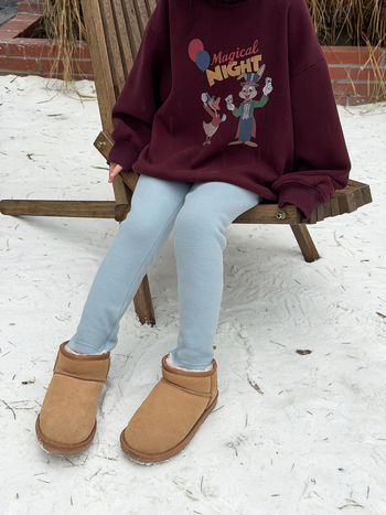 Meitenēm paredzētas vilnas-stieptās bikses ar flīsa iekšējo odeli, vidukļa vidējais jostas līmenis, 350 g samta audums, ziema, vecuma grupa 3–8 gadi