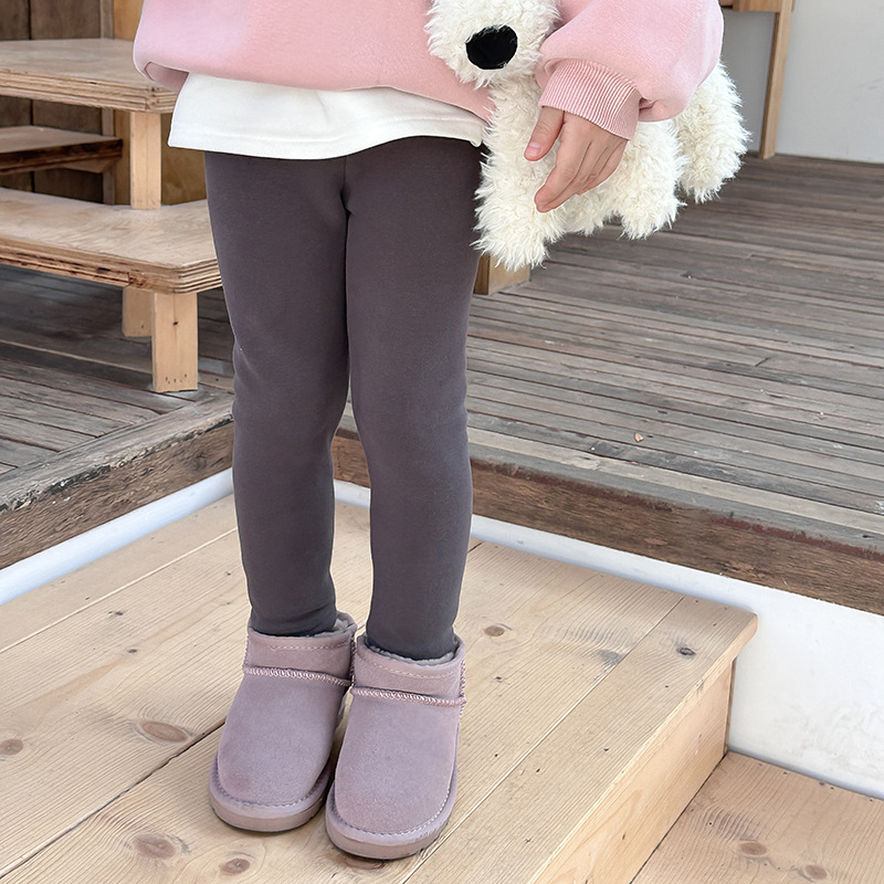 Meitenēm paredzētas vilnas-stieptās bikses ar flīsa iekšējo odeli, vidukļa vidējais jostas līmenis, 350 g samta audums, ziema, vecuma grupa 3–8 gadi