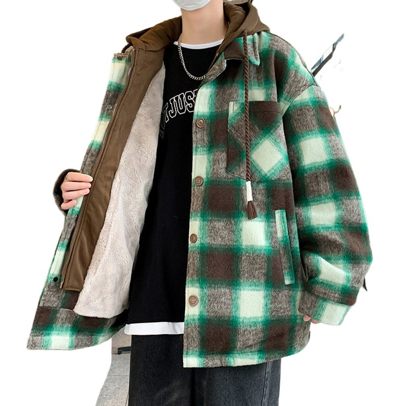 Muško zimsko jakna slobodnog kroja, s fleksem za podstava i punjenjem od pamuka, karirani vuneni materijal, zatvarač na zip, rever, 3D džepovi