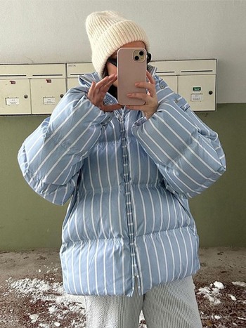 Laisvai krintantis medvilnės paltas su nuimama gobtuvu ir stovinčia apykakle, dryžuotas raštas, Oxford audinys, poliester/spandeks mišinys