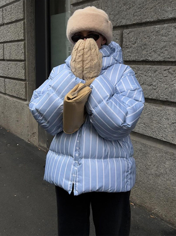 Laisvai krintantis medvilnės paltas su nuimama gobtuvu ir stovinčia apykakle, dryžuotas raštas, Oxford audinys, poliester/spandeks mišinys