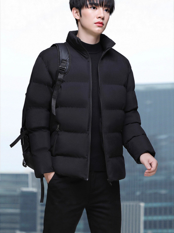 Ανδρικό χειμερινό μπουφάν με σταθερό γιακά, φερμουάρ, παχιά επένδυση πολυεστέρα και πολλαπλά τσεπάκια