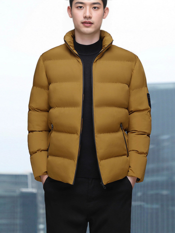 Ανδρικό χειμερινό μπουφάν με σταθερό γιακά, φερμουάρ, παχιά επένδυση πολυεστέρα και πολλαπλά τσεπάκια